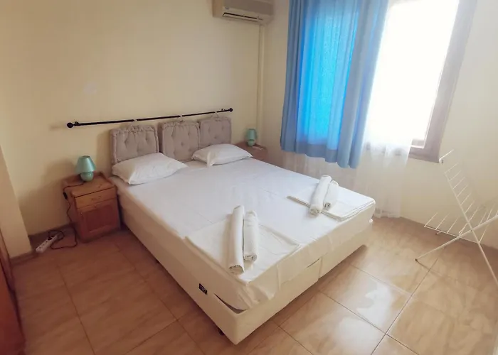 Valdi מלון אקהטופול